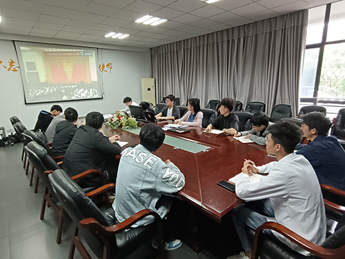 开云网页版页面登录团委组织收看庆祝中国共青团成立100周年大会