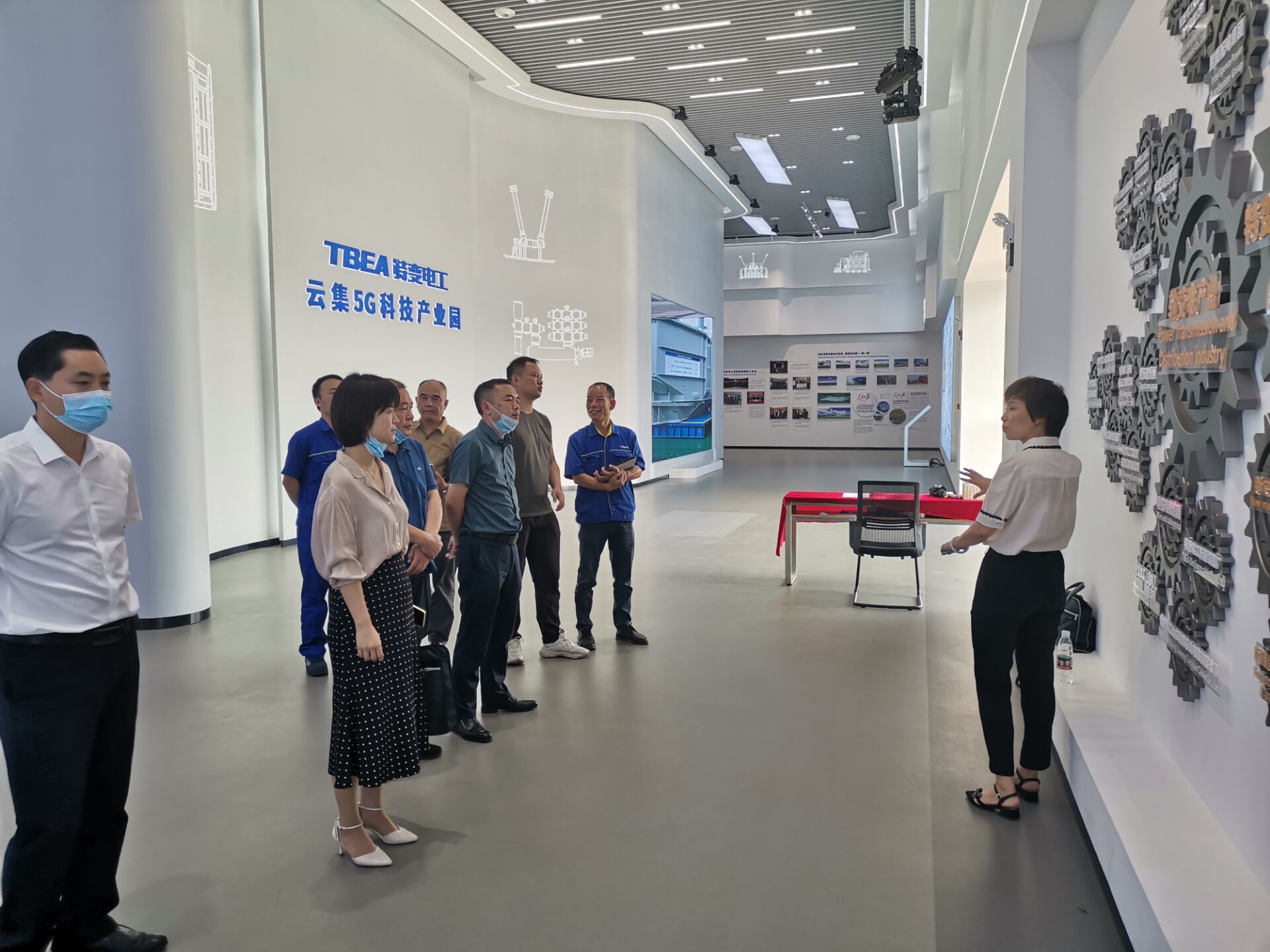 校企合作促发展——开云网页版页面登录党委委员、副院长毕曼曼一行赴企业洽谈校企合作事宜