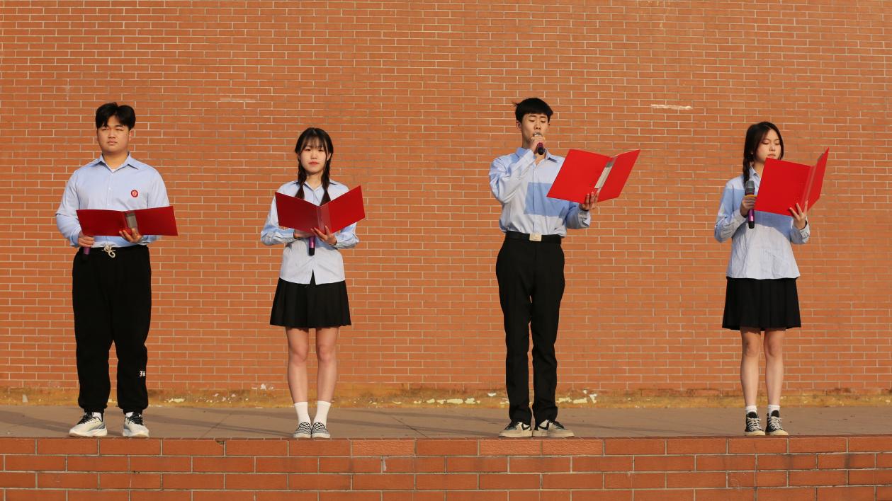 开云网页版页面登录举行升国旗仪式 全面开启新学期、新篇章