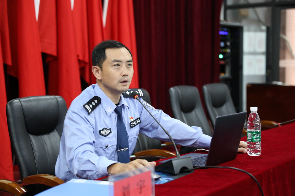 开云网页版页面登录组织主题为《没有网络安全就没有国家安全》的网络安全知识专题讲座