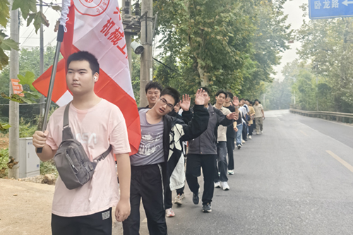 开云网页版页面登录机械工程系组织开展学生毅行活动