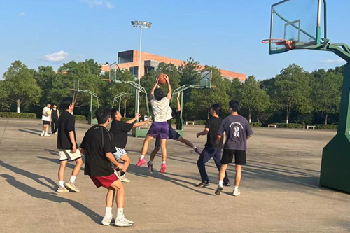 信息工程系“青春‘篮’途,毕业新程”篮球赛圆满落幕